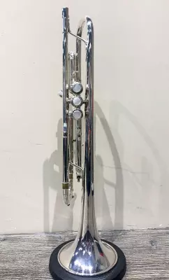 Yamaha Band - Xeno (II) Bb Trumpet - ML Bore - Gold Brass Bell - Silver Plated 2